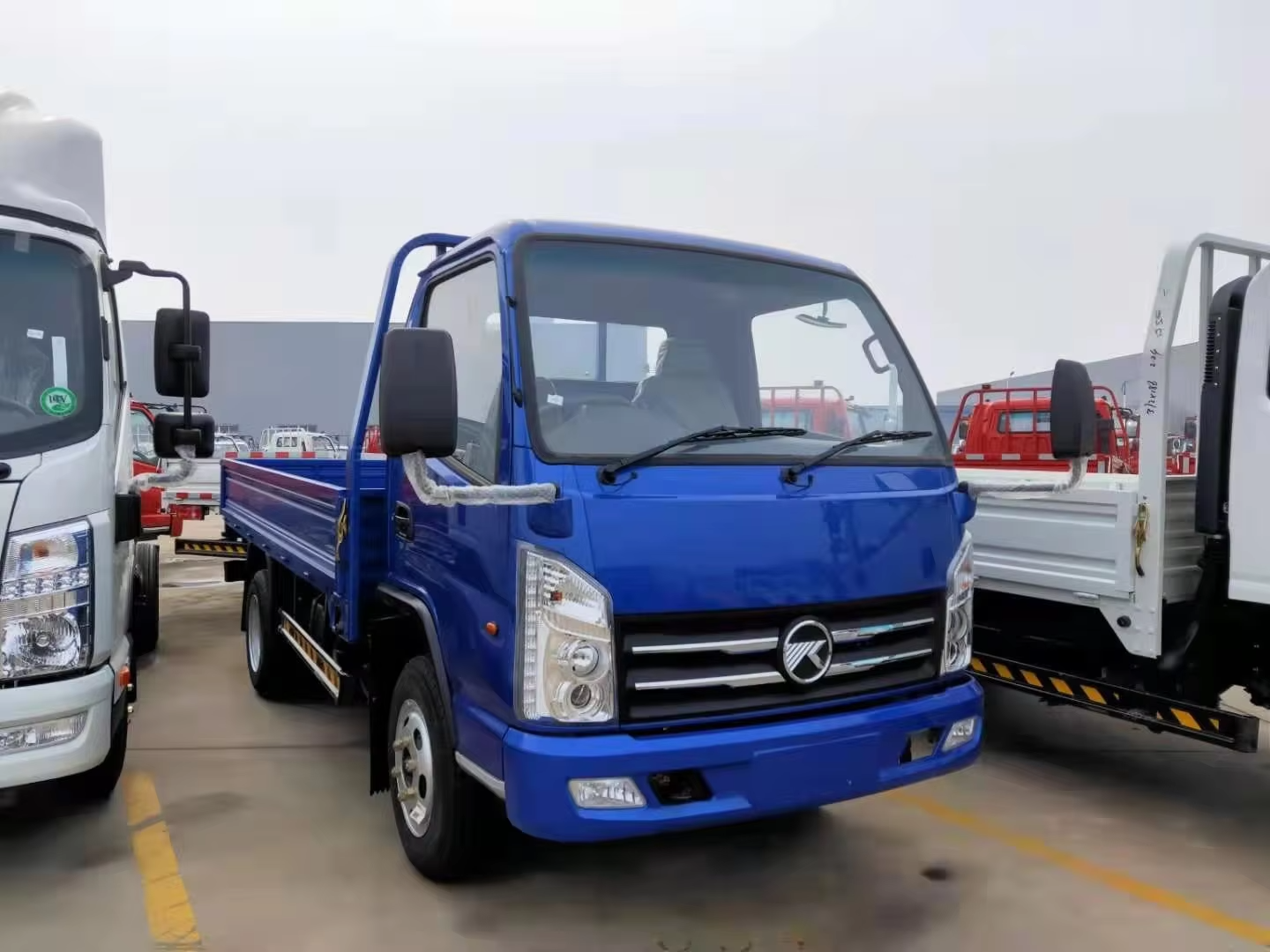 Diesel Engine RHD 3 Tons load capacity Single Cab Cargo Truck for sale