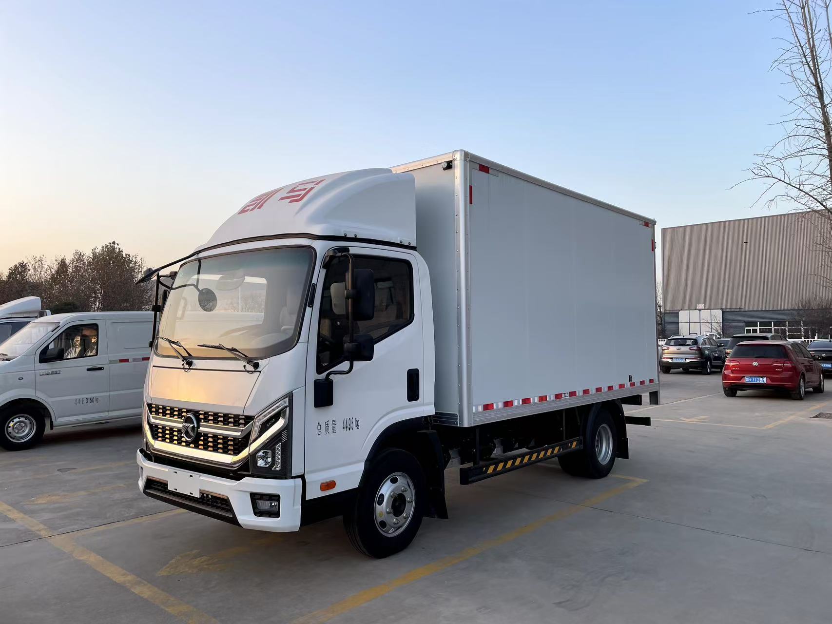 The Ultimate Guide to Mini Trucks: Affordable, Versatile Solutions for Modern Businesses