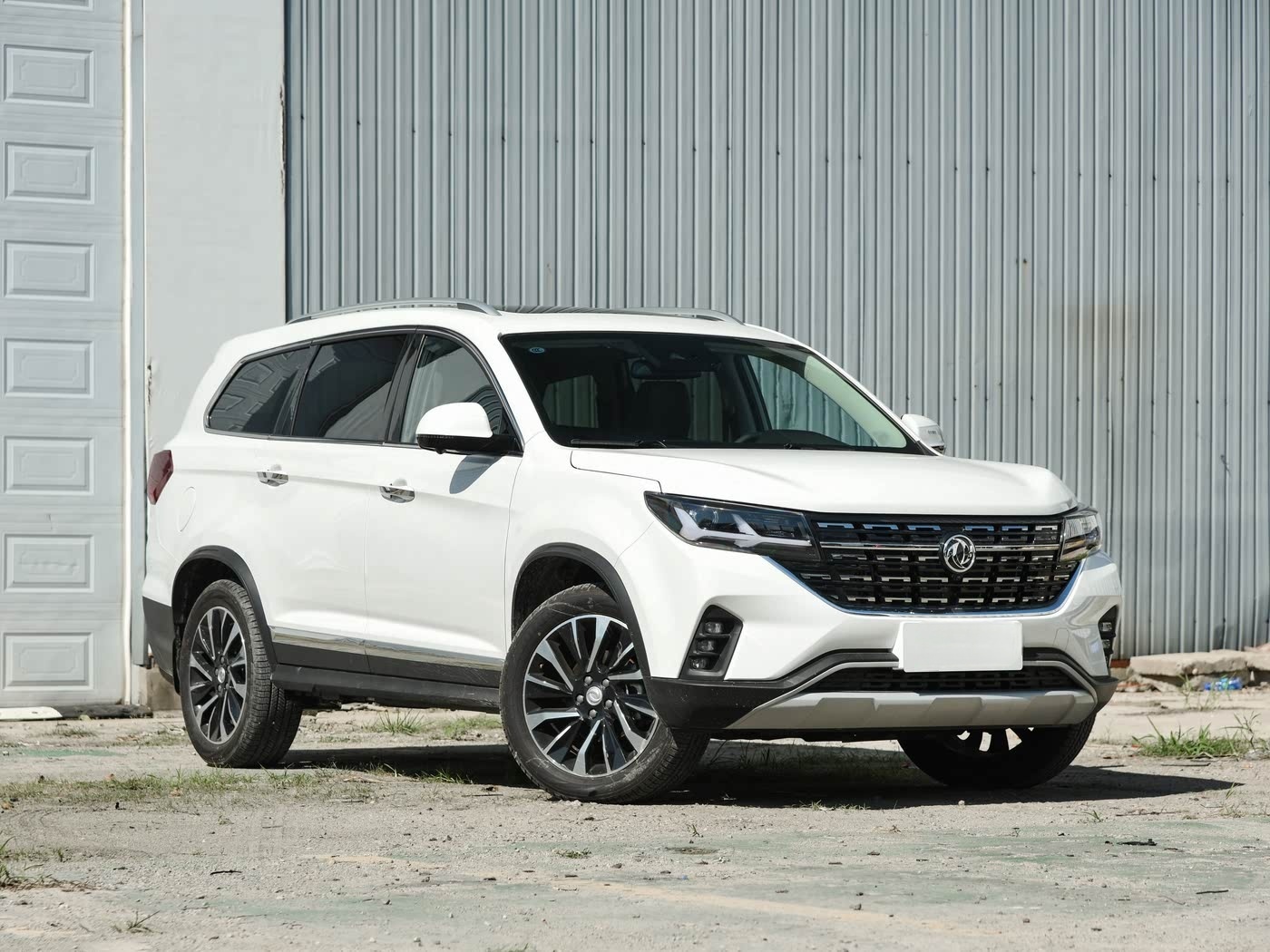 Dongfeng Fengxing T5L SUV High Quality New Design Vehicle Euro VI Emission Available