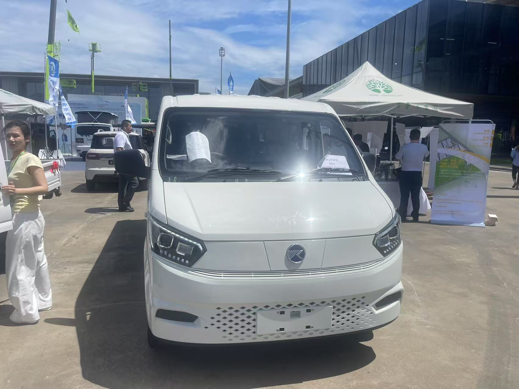 KAMA Highlights Cutting‑Edge ES7 Series at 4th China‑Africa Economic and Trade Expo in Changsha