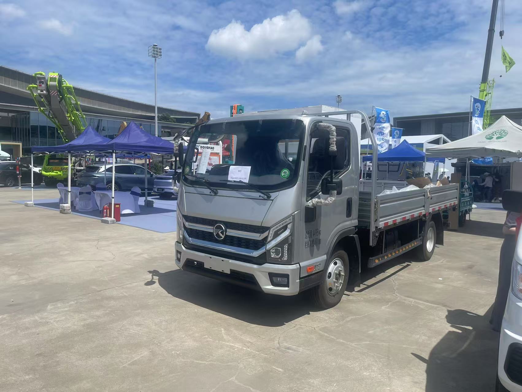 KAMA Highlights Cutting‑Edge ES7 Series at 4th China‑Africa Economic and Trade Expo in Changsha